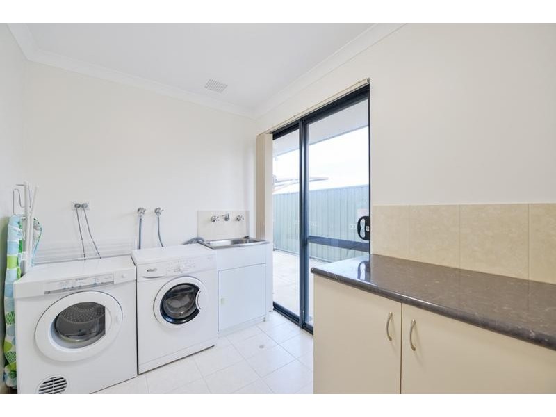 11 Tristram Lane, Wattle Grove WA 6107