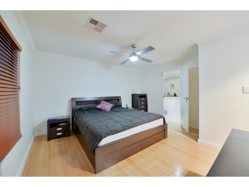 11 Tristram Lane, Wattle Grove WA 6107