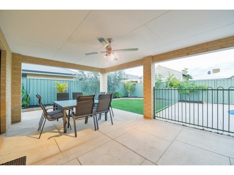 11 Tristram Lane, Wattle Grove WA 6107