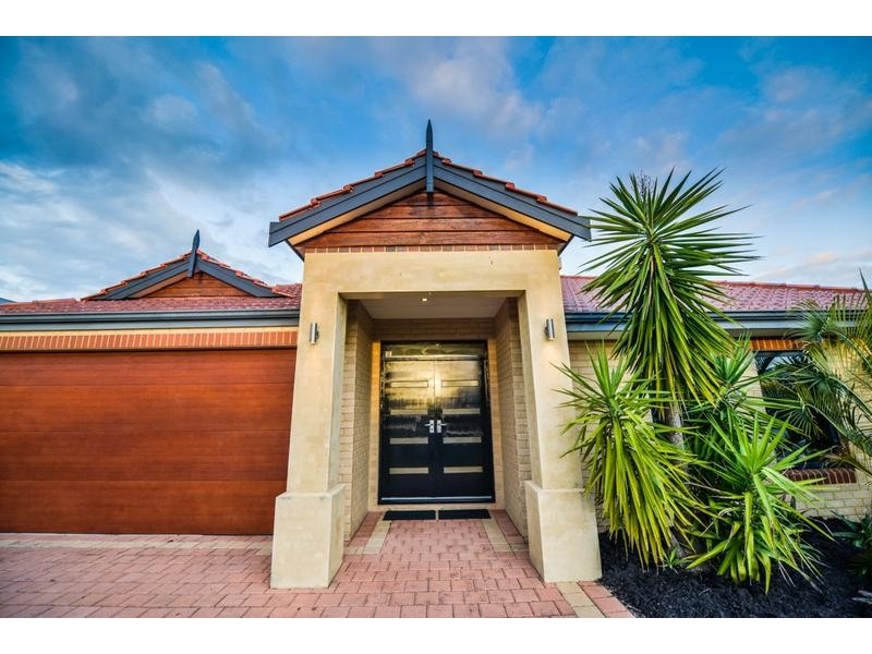 11 Tristram Lane, Wattle Grove WA 6107