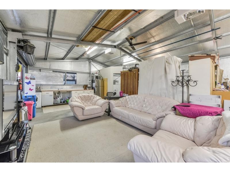 42 Kenneth Road, High Wycombe WA 6057