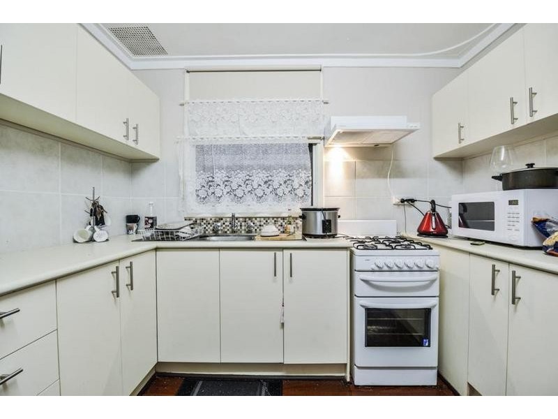 13 Kenmare Avenue, Thornlie WA 6108