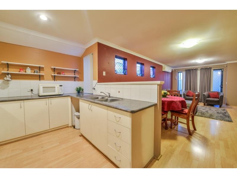 1/21 Holton Way, Cannington WA 6107