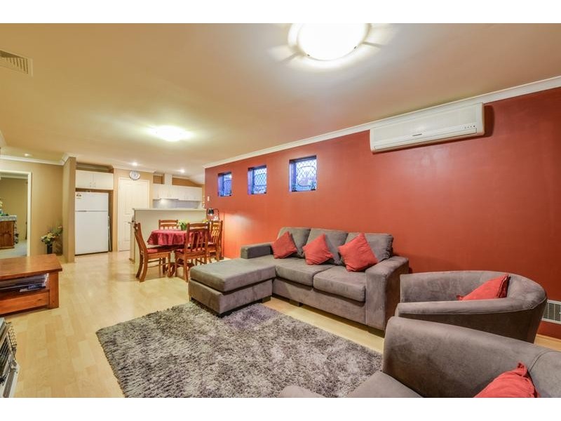 1/21 Holton Way, Cannington WA 6107