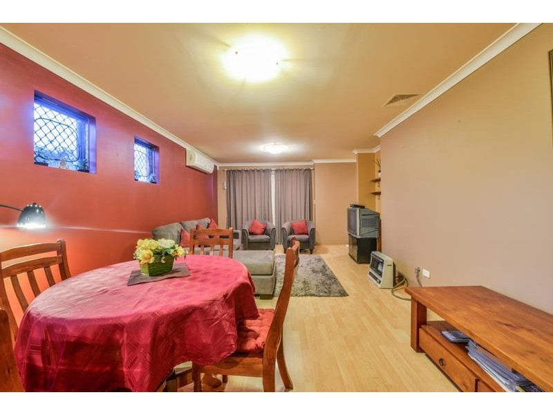 1/21 Holton Way, Cannington WA 6107