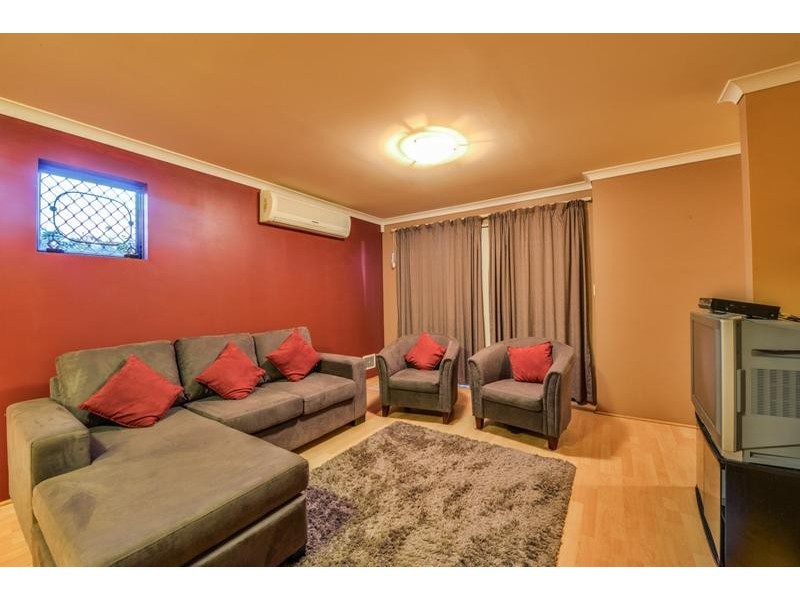 1/21 Holton Way, Cannington WA 6107