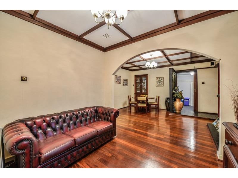 21 Central Terrace, Beckenham WA 6107