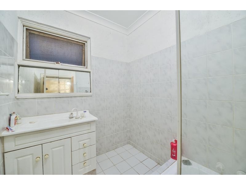 21 Central Terrace, Beckenham WA 6107