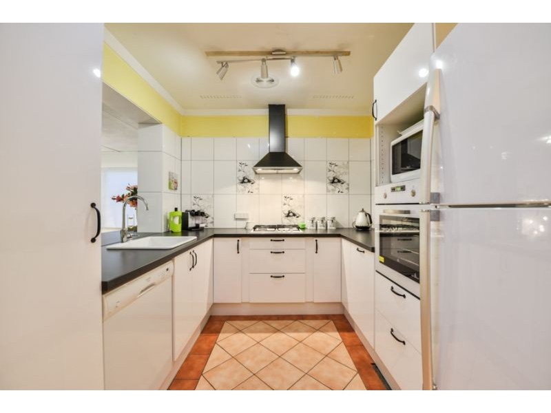 24 Tooting Street, Beckenham WA 6107