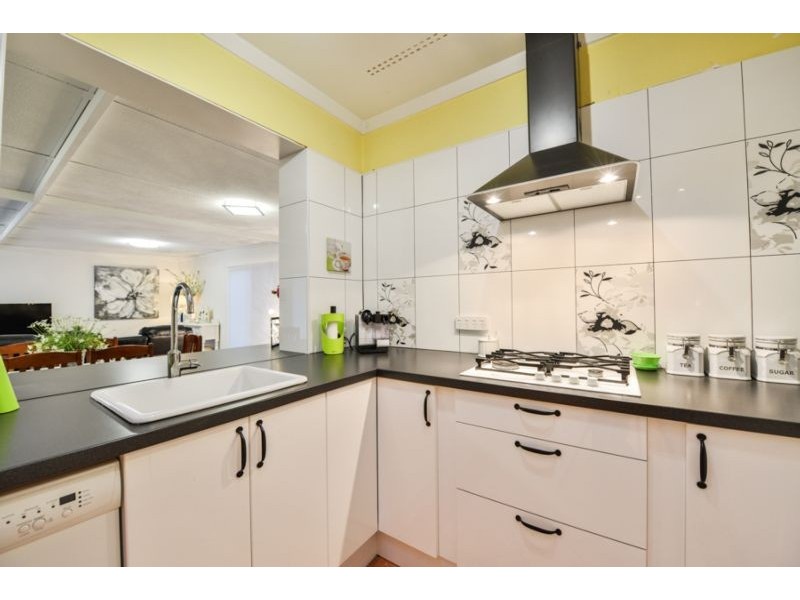 24 Tooting Street, Beckenham WA 6107