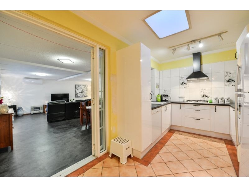 24 Tooting Street, Beckenham WA 6107