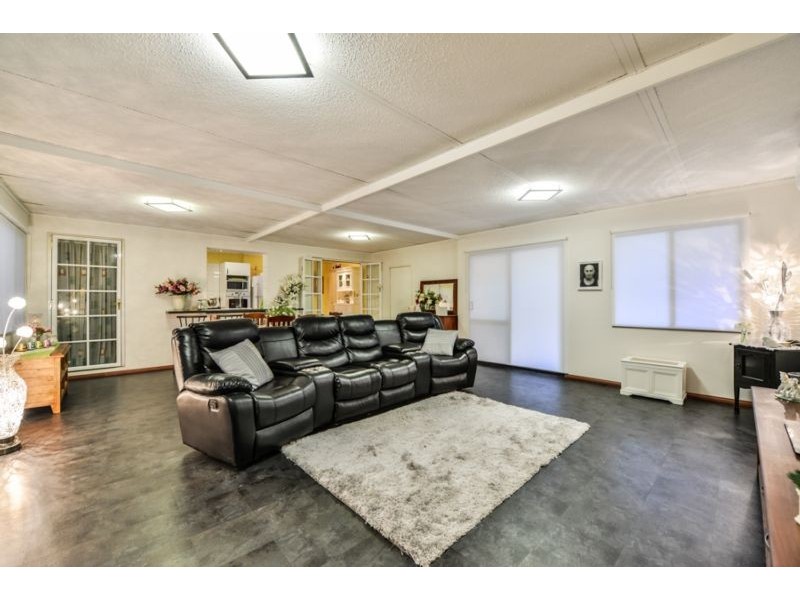 24 Tooting Street, Beckenham WA 6107