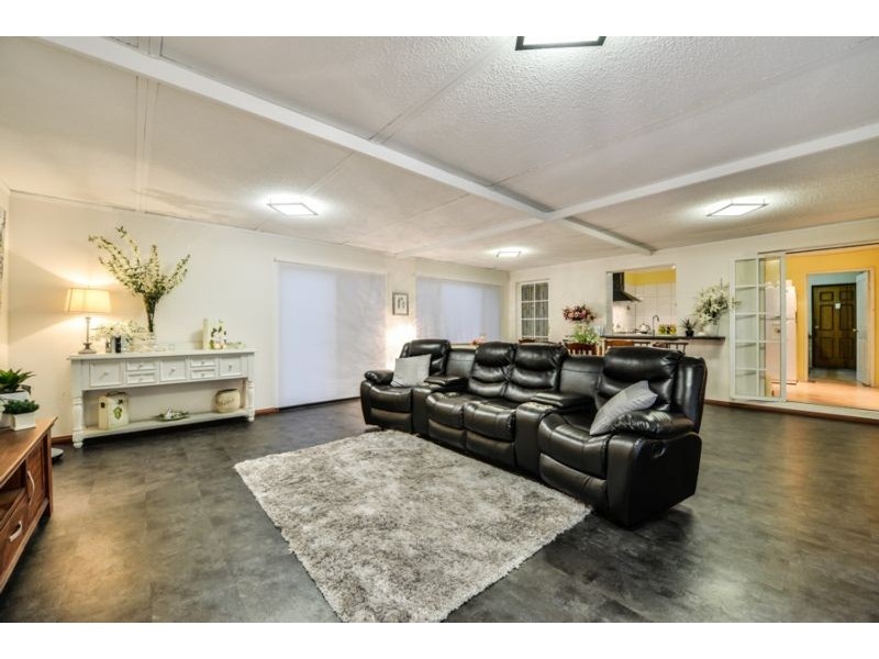 24 Tooting Street, Beckenham WA 6107