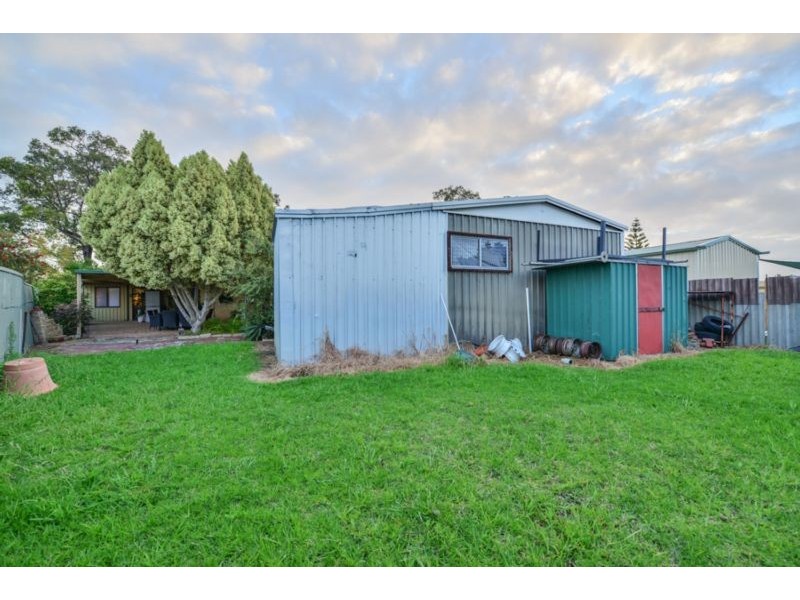 24 Tooting Street, Beckenham WA 6107