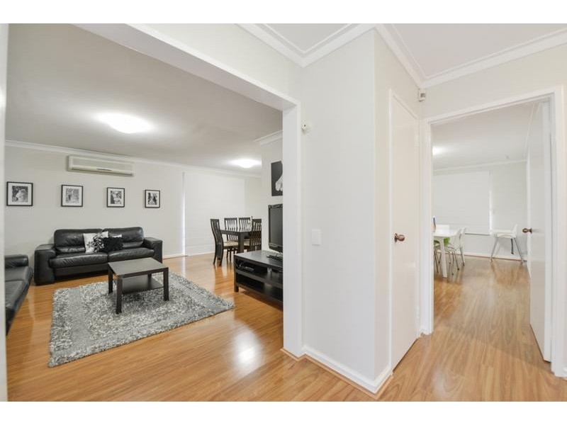 4 Bagoda Street, Queens Park WA 6107