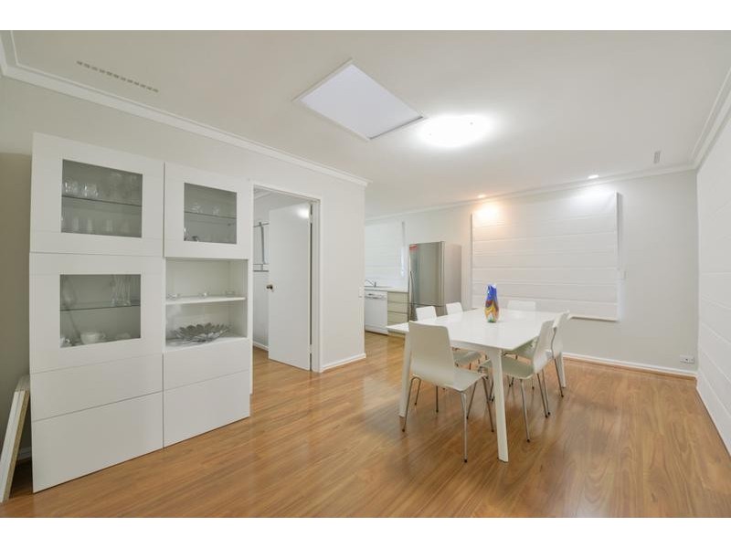 4 Bagoda Street, Queens Park WA 6107