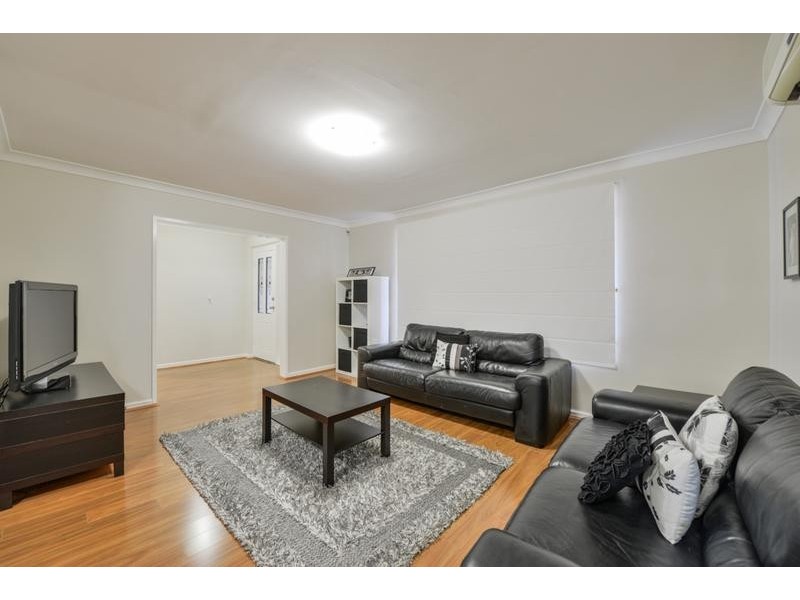 4 Bagoda Street, Queens Park WA 6107