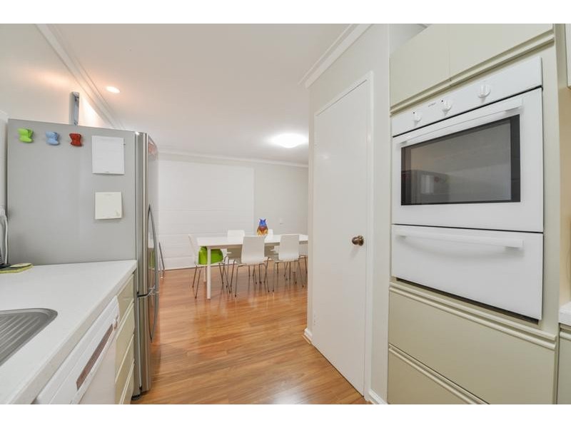 4 Bagoda Street, Queens Park WA 6107