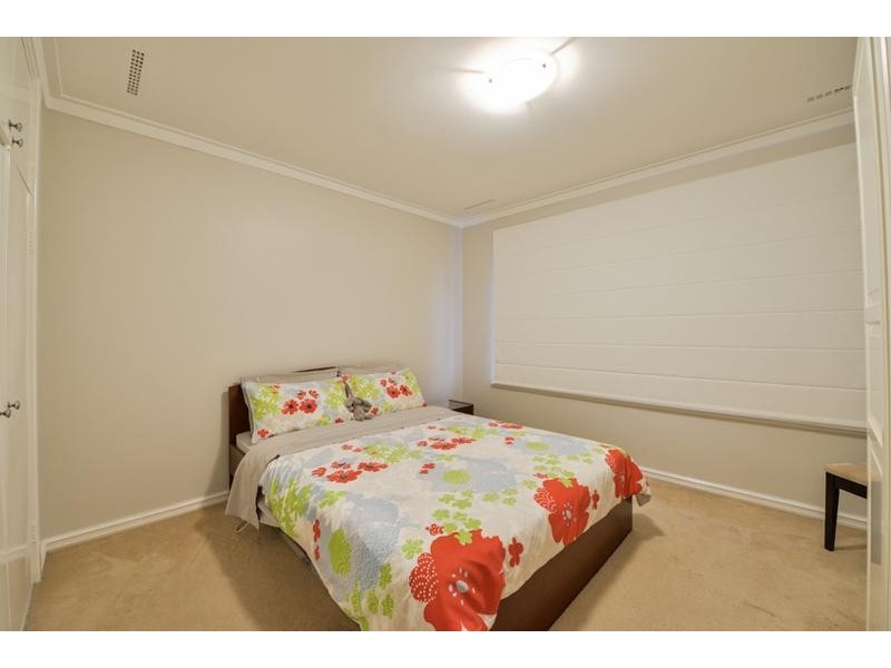 4 Bagoda Street, Queens Park WA 6107