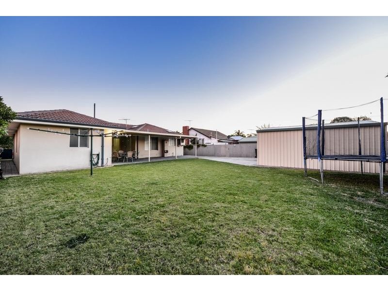 4 Bagoda Street, Queens Park WA 6107