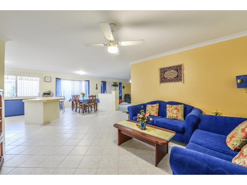 36 Cedar Way, Forrestfield WA 6058