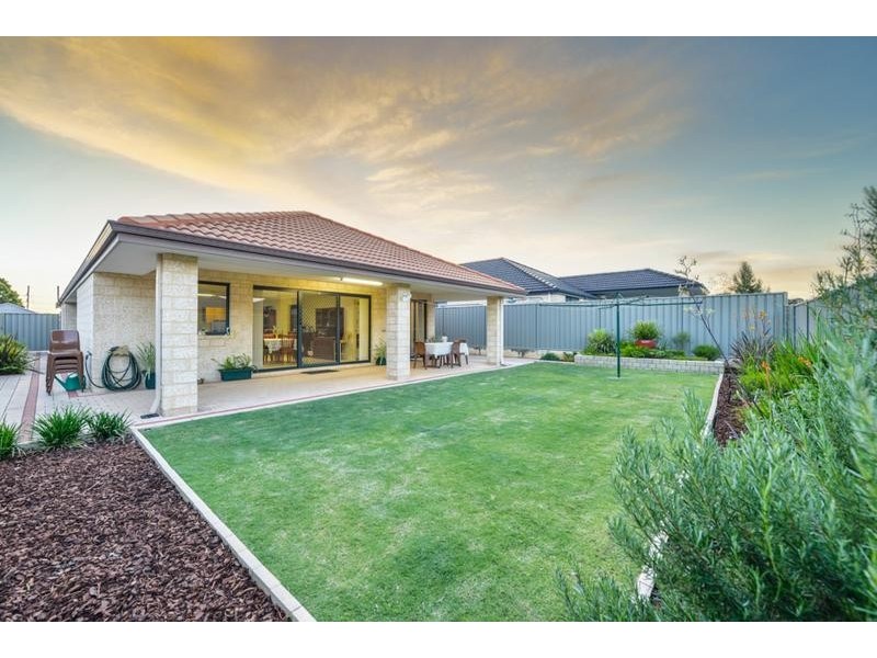 7 Retchford Way, Queens Park WA 6107