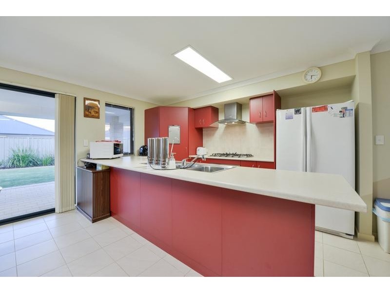 7 Retchford Way, Queens Park WA 6107