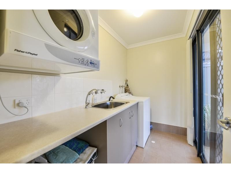 7 Retchford Way, Queens Park WA 6107