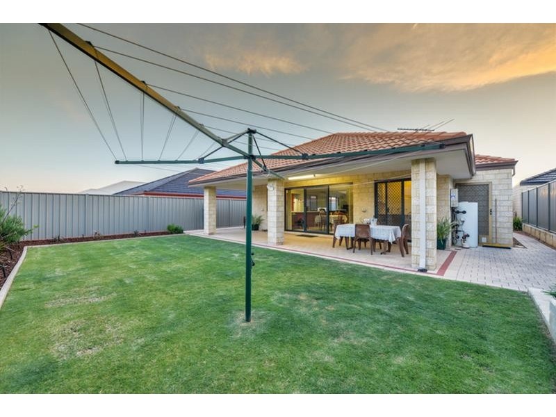 7 Retchford Way, Queens Park WA 6107