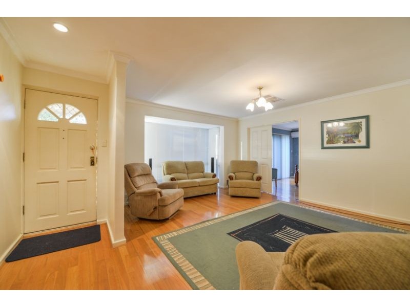 16 Kettering Way, Huntingdale WA 6110