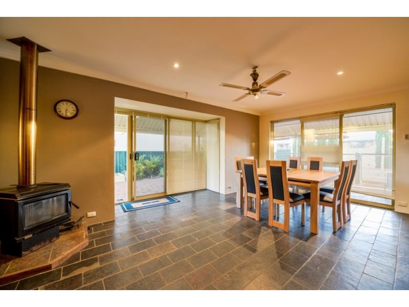 16 Kettering Way, Huntingdale WA 6110