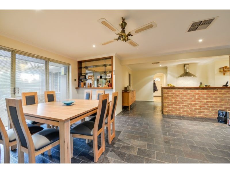 16 Kettering Way, Huntingdale WA 6110