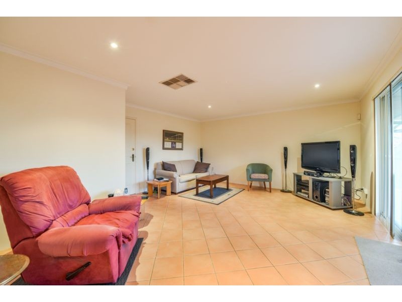 16 Kettering Way, Huntingdale WA 6110