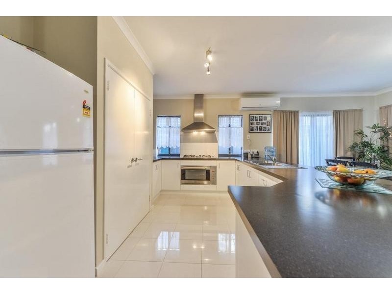 1 Cayenne Street, Wattle Grove WA 6107