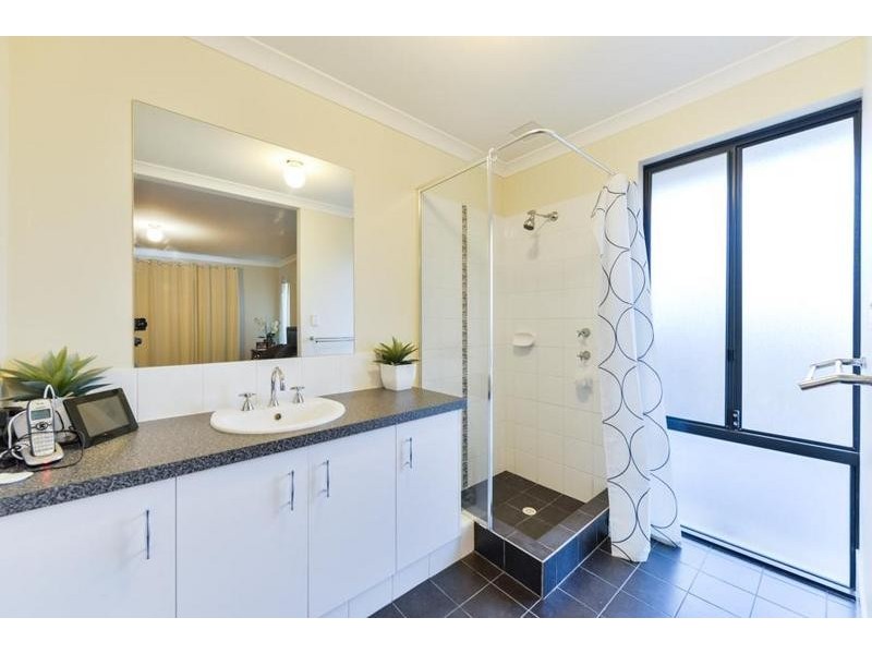 1 Cayenne Street, Wattle Grove WA 6107