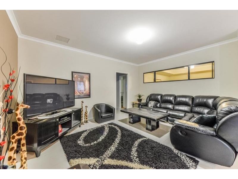 1 Cayenne Street, Wattle Grove WA 6107