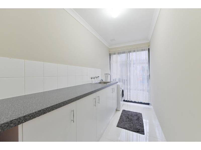 1 Cayenne Street, Wattle Grove WA 6107