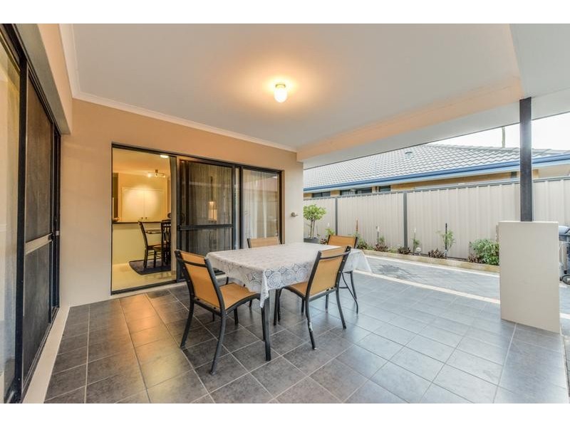 1 Cayenne Street, Wattle Grove WA 6107