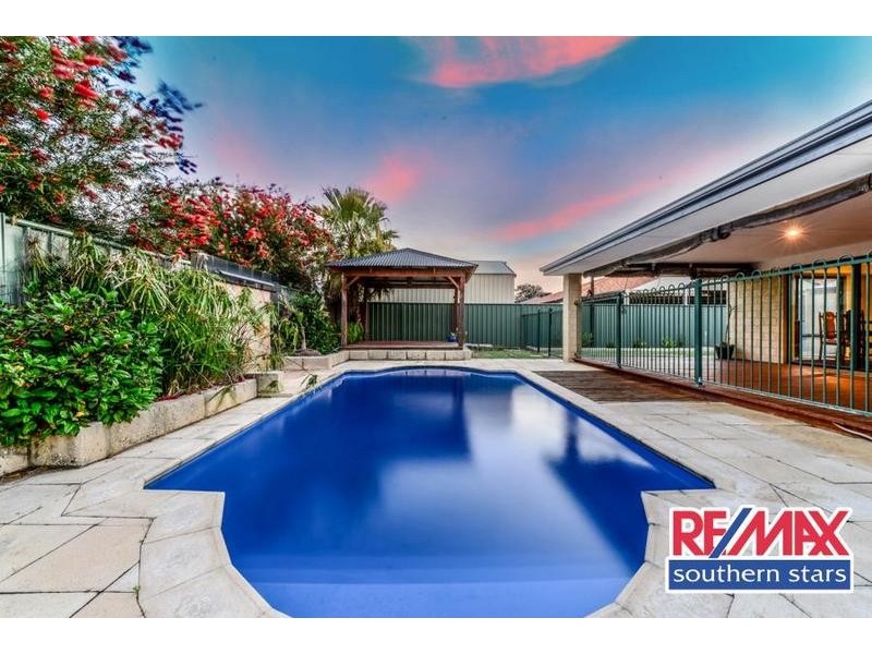 15 Regency Ramble, Wattle Grove WA 6107