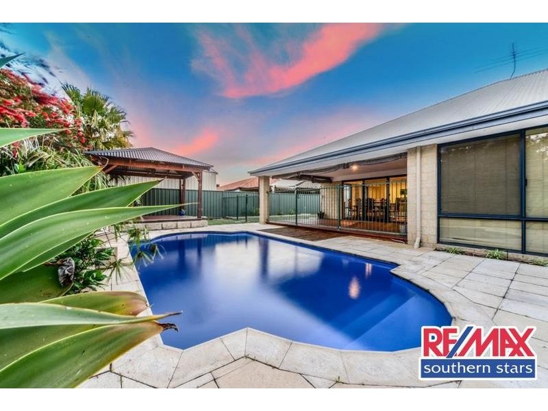 15 Regency Ramble, Wattle Grove WA 6107