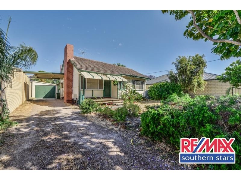 7 Barnsley Street, Queens Park WA 6107