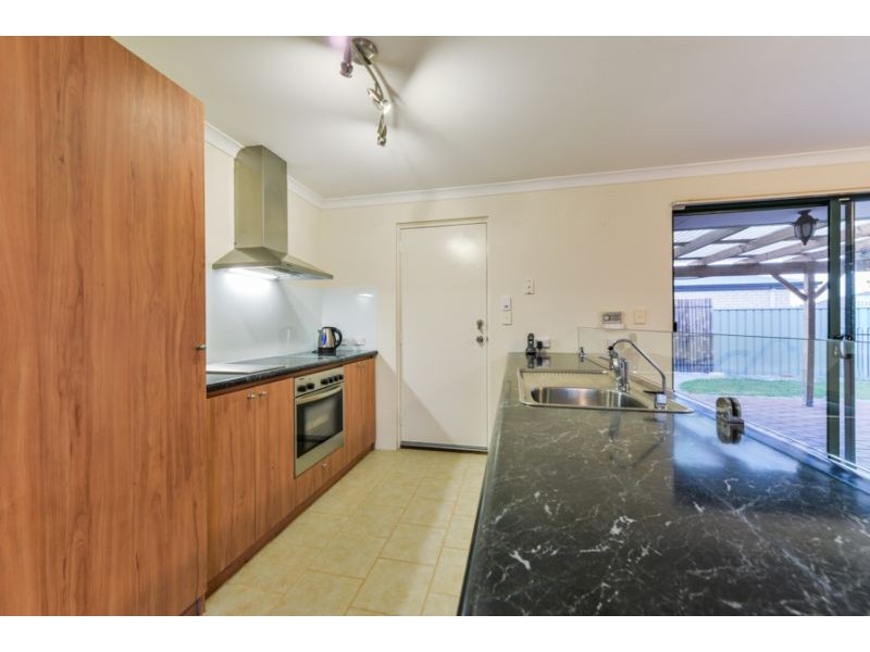 2 Loquat Way, Forrestfield WA 6058