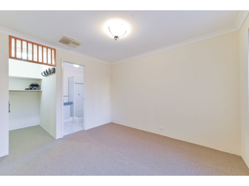 2 Loquat Way, Forrestfield WA 6058