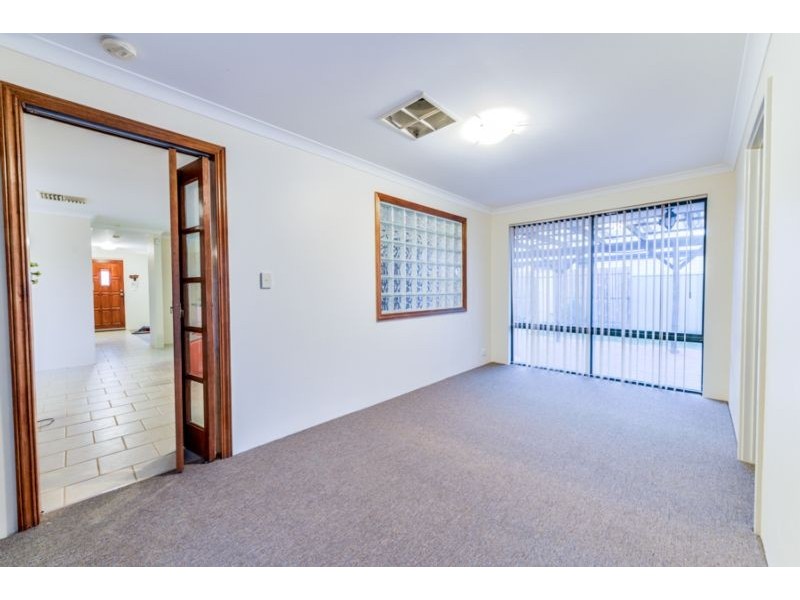 2 Loquat Way, Forrestfield WA 6058