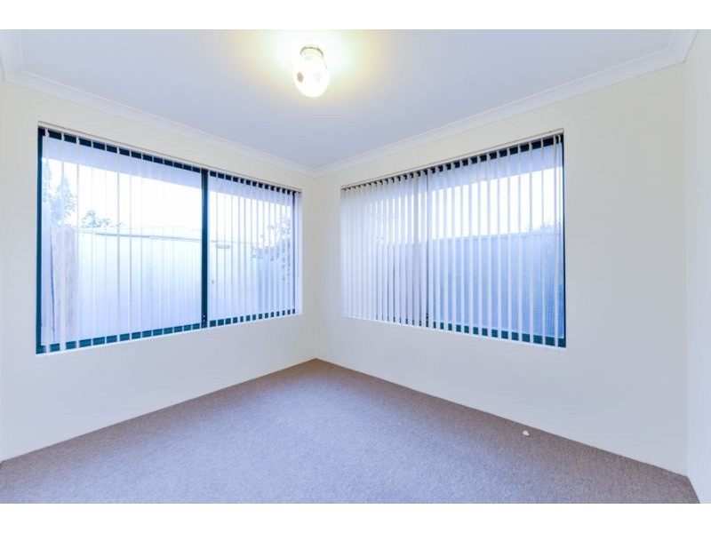 2 Loquat Way, Forrestfield WA 6058