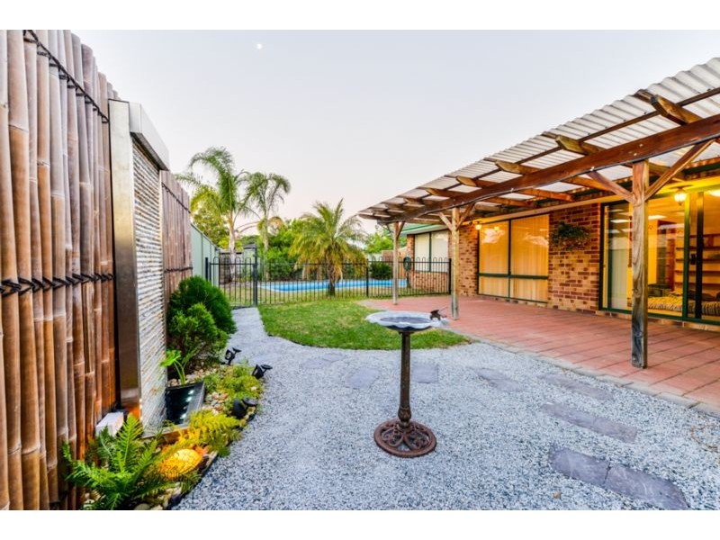 2 Loquat Way, Forrestfield WA 6058