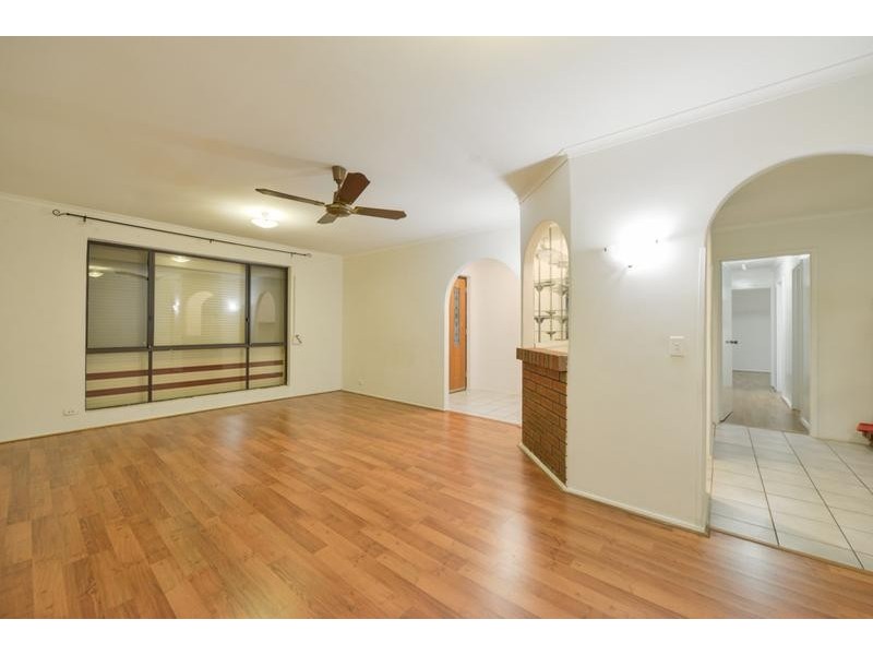 25 McNamara Drive, Thornlie WA 6108