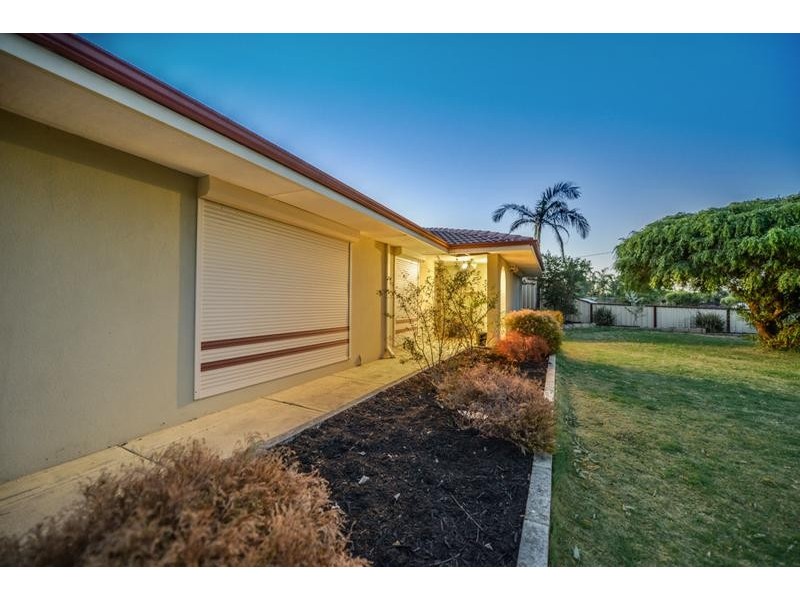 25 McNamara Drive, Thornlie WA 6108