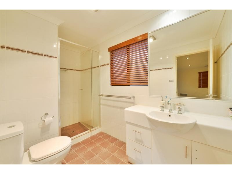 2/4 Lloyd Street, Cannington WA 6107