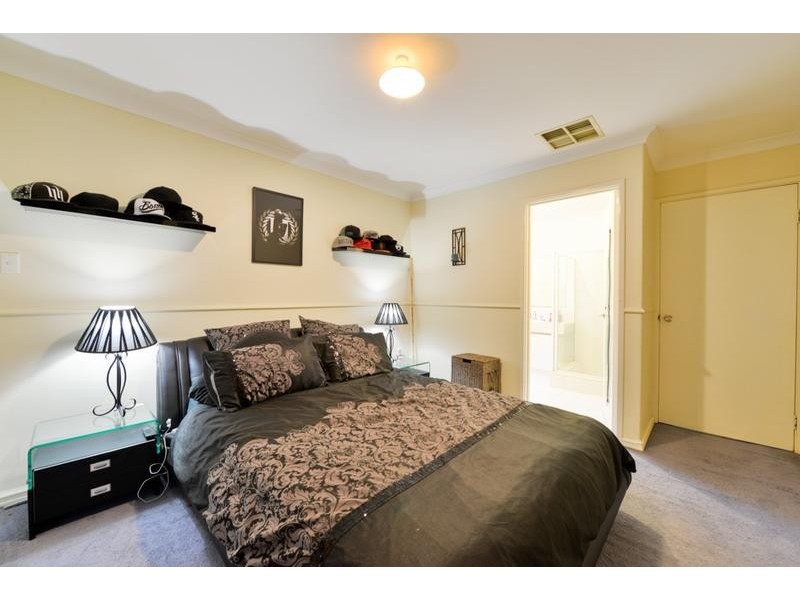 35 Redheart Drive, Thornlie WA 6108